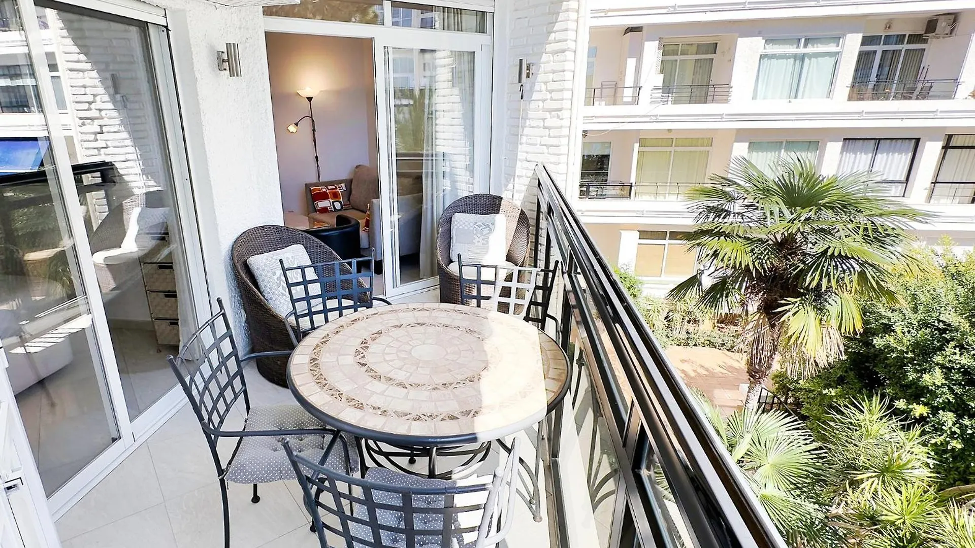 Skol 322 - Completely Renovated Beach Front Apartment Marbella
